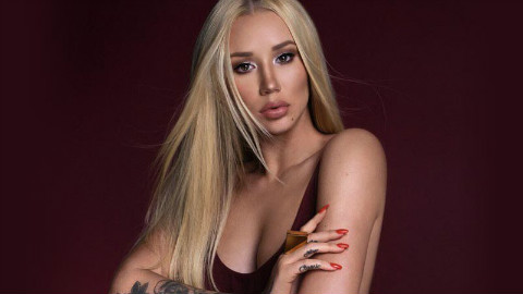 Iggy Azalea "Mo Bounce / Switch" (MTV千禧年奖表演)
